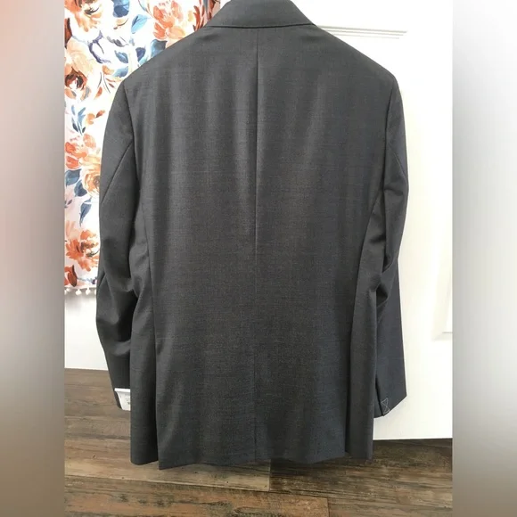 H. Stockton NWT modern fit 42 Reg men’s suit.